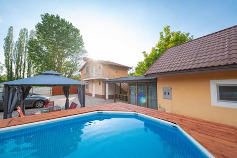 Property building, Swimming pool