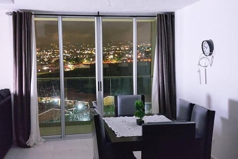 Altamira Cozy apartment with amazing views Condo in Heredia Province