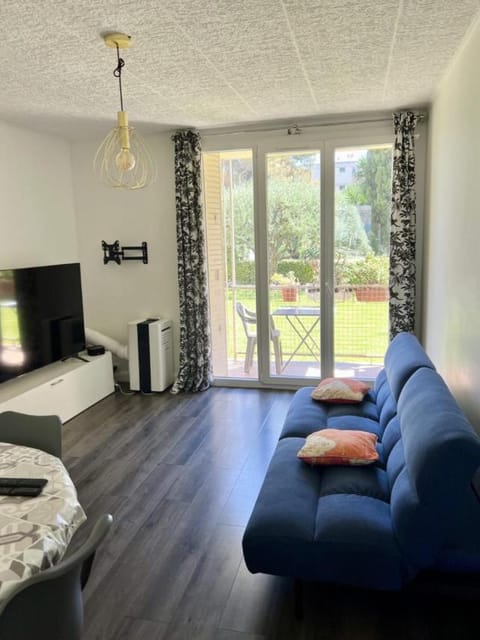 Balcony/Terrace, Living room, Garden view