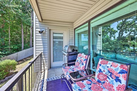 Beachy Hot Springs Condo with On-Site Lake Access! Eigentumswohnung in Lake Hamilton