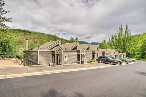 Chillside Chalet Modern West Vail Townhouse! House in Vail