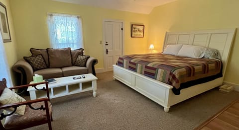 Ozark Country Inn Bed and Breakfast in Mountain View