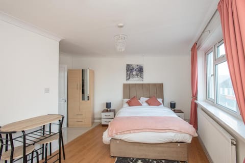 Modern Apartments in Bromley, Greater London near Tesco and Sundridge Park Station Motel in Bromley