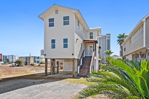 Southern Sun - Big Groups - Private Beach Access - The Hangout - World Class Golf! House in Gulf Shores