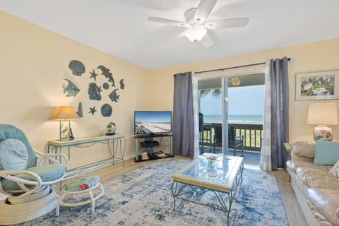 Four Winds I9 Appartement in Crescent Beach