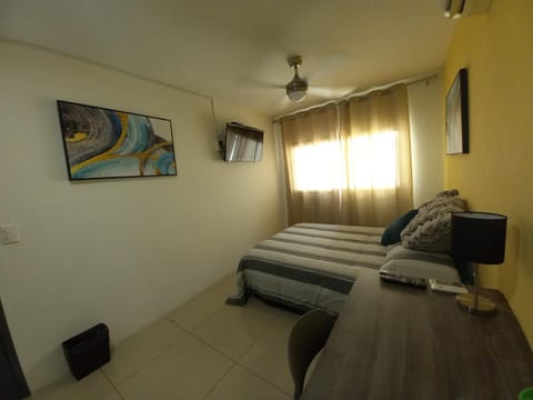 TV and multimedia, Photo of the whole room, Bedroom