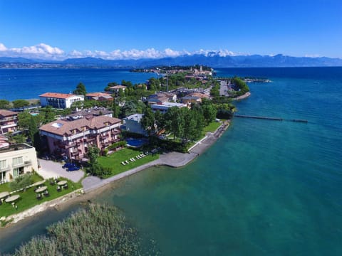 Smeraldo dip Villa Canneto Apartment in Sirmione