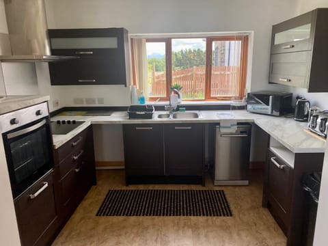 Apartment 14 Condo in Tirymynach