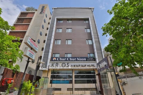 Property building, Day, Street view