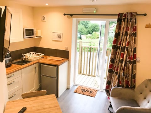 Deers Leap, A modern new personal double bedroom holiday let in The Forest Of Dean Apartment in Forest of Dean