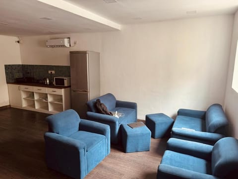 Communal lounge/ TV room, Kitchen or kitchenette, Living room, Seating area