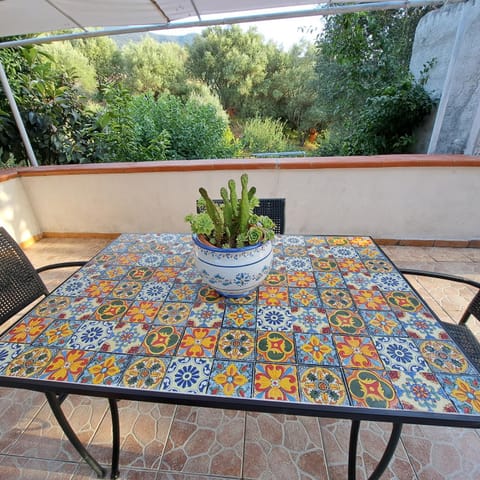 Property building, Garden view, Breakfast