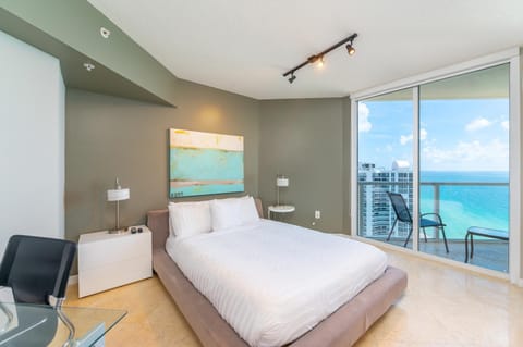 16699 Collins Ave Unit 2906 in La Perla Apartment in Sunny Isles Beach