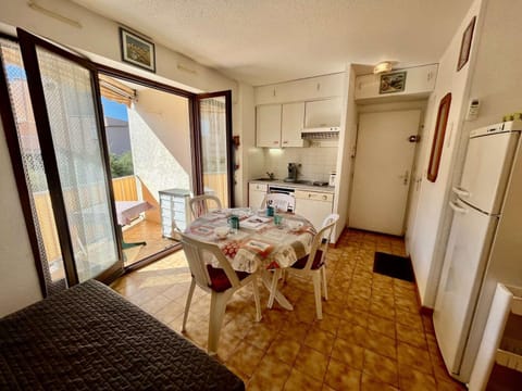 Appartement T2 climatisé à Cavalaire, parking privé, proche centre et plages, balcon au calme - FR-1-226B-110 Apartment in Cavalaire-sur-Mer