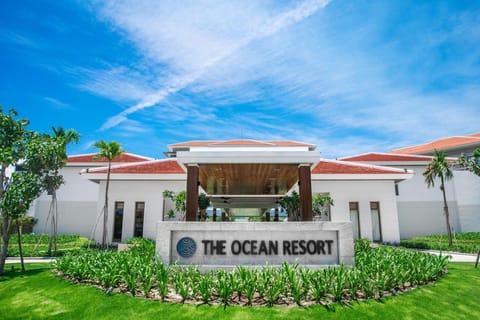 Cozy Ocean Beach Pool Villa Chalet in Hoa Hai