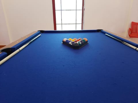 Billiard, Game Room