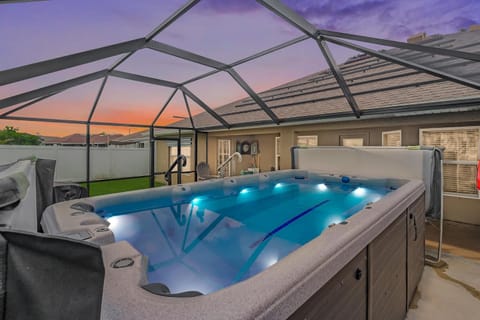 Florida Getaway: 4/3hm •15ft SwimSpa•Near Beaches House in Port Saint Lucie