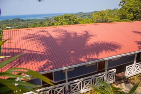 Coco Bahia Apartment Condo in Bay Islands Department