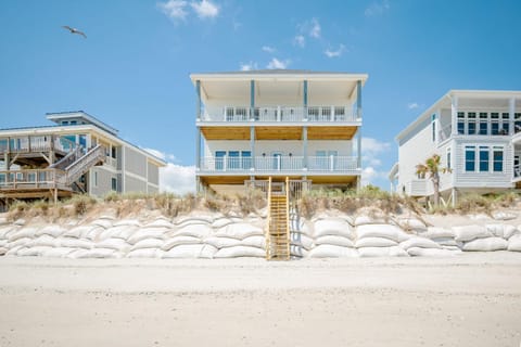 Casa Bianca by Oak Island Accommodations House in Oak Island