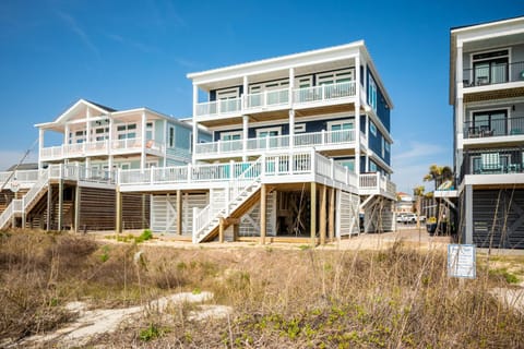 Carolina Dreamin' by Oak Island Accommodations House in Oak Island