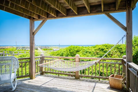 Beach Buzz by Oak Island Accommodations House in Caswell Beach