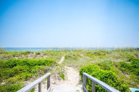 Beach Buzz by Oak Island Accommodations House in Caswell Beach