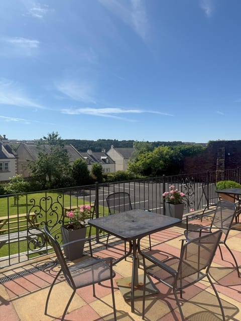 Patio, Garden, Parking