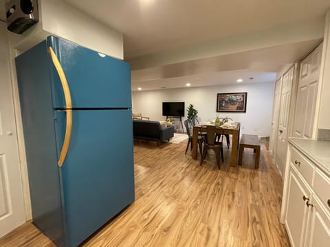 Upscale, Brand New, Full Kitchen, 2-Bedroom Apt Condo in Annandale