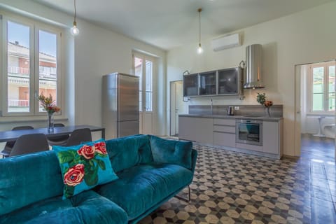Kitchen or kitchenette, Living room, Dining area, air conditioner