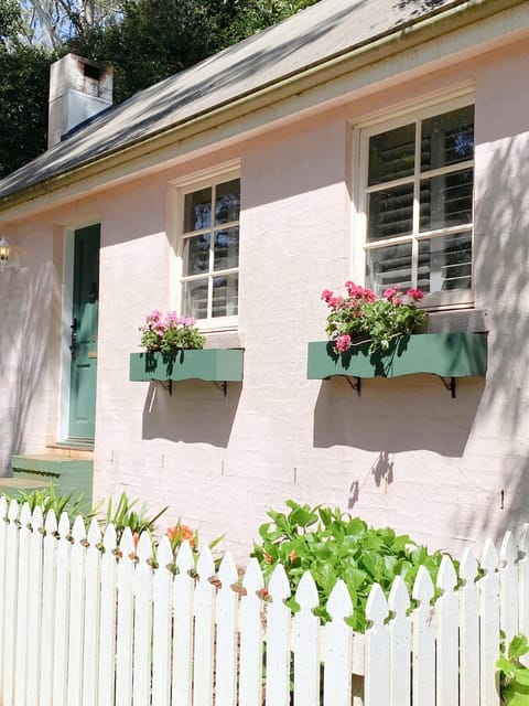 Enchanting Retreat - The English Cottage at Tamborine Mountain Haus in Tamborine Mountain