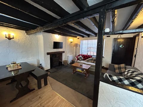 Entire 2 Bedroom Cottage in Whitby Maison in Whitby
