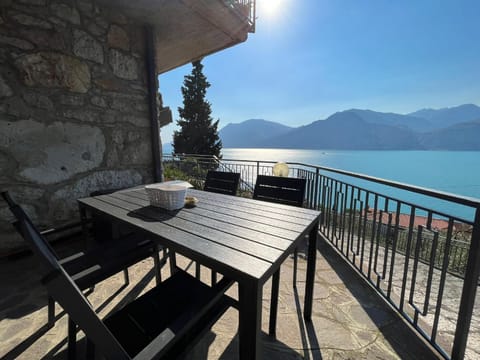 Patio, Day, Natural landscape, Balcony/Terrace, Mountain view, River view
