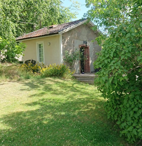 Property building, Facade/entrance, Garden