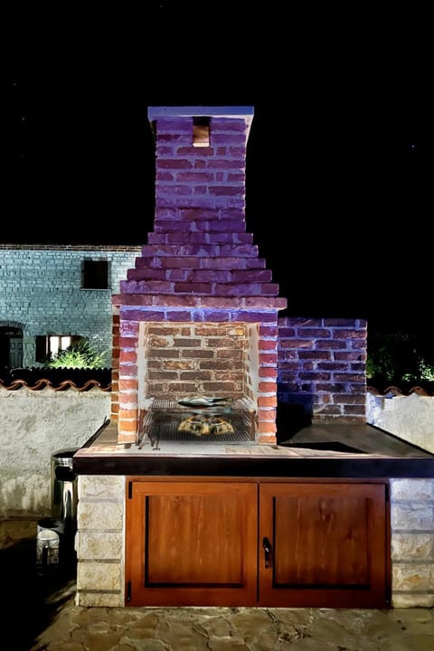 Night, BBQ facilities