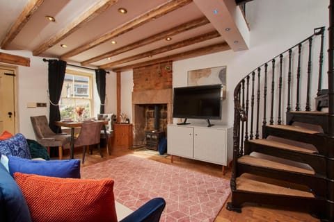 Boutique Cottage - Private Garden Apartment in Belper