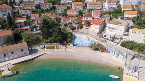 Property building, Neighbourhood, Bird's eye view