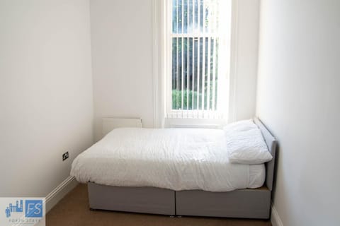2 Bedrooms with 4 beds - sleeps 6 Condo in Sunderland