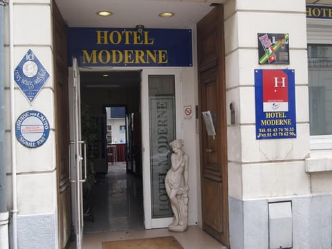 Facade/entrance