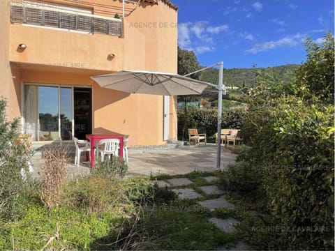 T2 en rez-de-jardin avec terrasse au Rayol-Canadel - FR-1-100-283 Apartment in Rayol-Canadel-sur-Mer