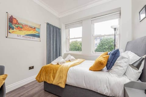 Stylish Apartment - Sleeps 4 - South Street St Andrews Apartment in Saint Andrews