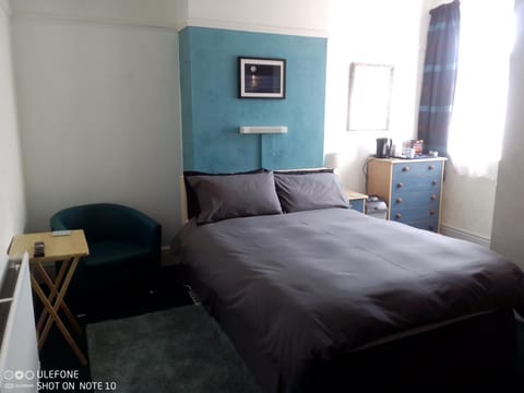 Snowdon House Single rooms for solo travellers Bed and Breakfast in Rhyl