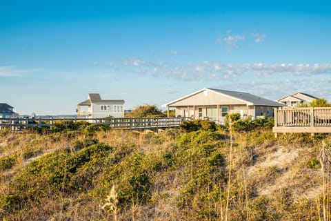 Caswell Cabana by Oak Island Accommodations Maison in Caswell Beach