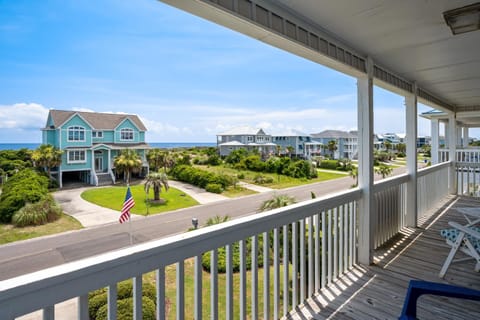Clear For Take Off by Oak Island Accommodations House in Caswell Beach