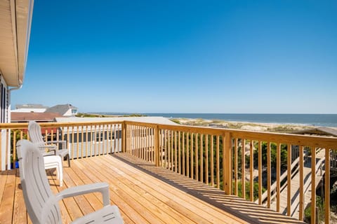 Katie Lou's Place by Oak Island Accommodations House in Caswell Beach