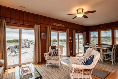 Just A Beach Cottage by Oak Island Accommodations Haus in Caswell Beach