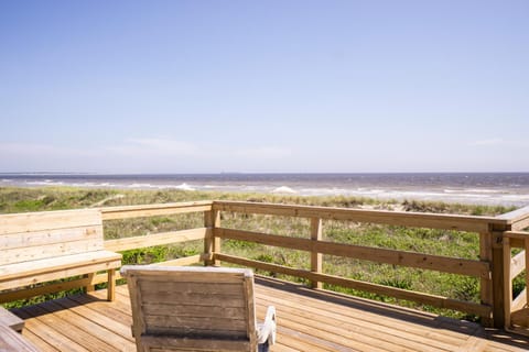 Just A Beach Cottage by Oak Island Accommodations Casa in Caswell Beach