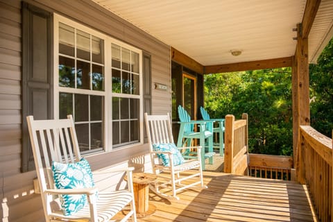 Sweet and Salty by Oak Island Accommodations House in Saint James