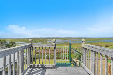 Here and Now by Oak Island Accommodations House in Caswell Beach