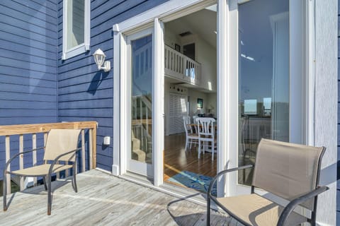 Griffin by Oak Island Accommodations Casa in Caswell Beach