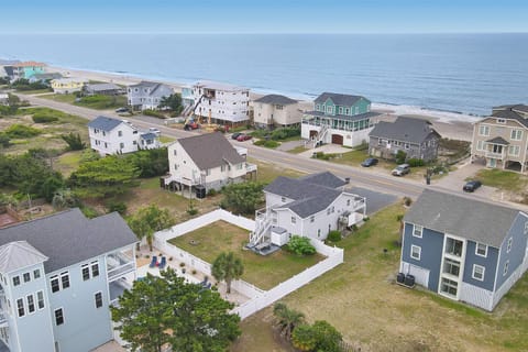 Sawyers Shore Shack by Oak Island Accommodations House in Oak Island